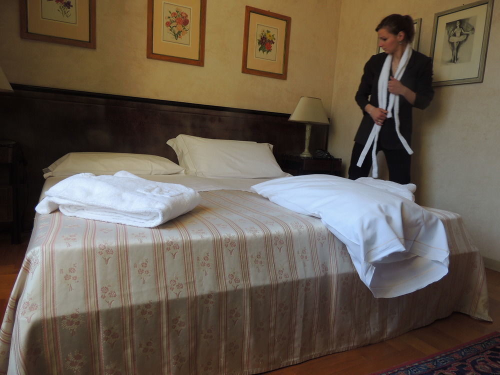 Hotel Verdi Boutique Hotel Parma Luaran gambar