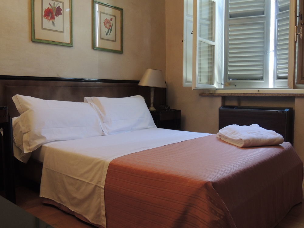 Hotel Verdi Boutique Hotel Parma Luaran gambar
